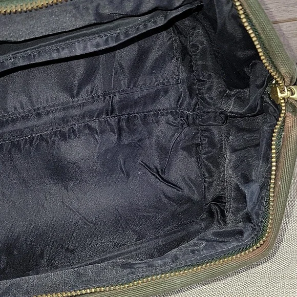 Men's Orvis Green and Brown Toiletry Travel Bag - Picture 8 of 9